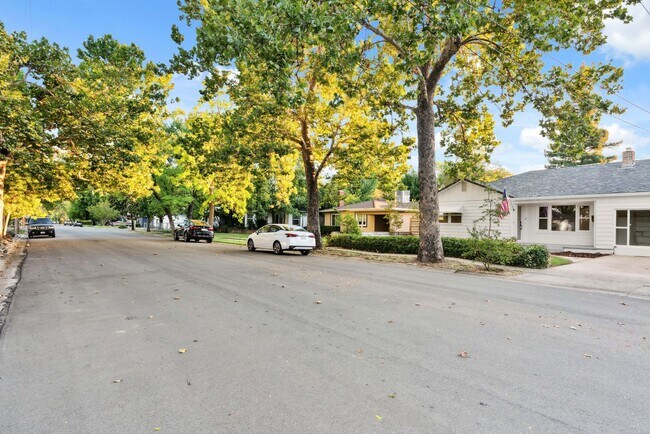 Building Photo - Classicly Charming Remodeled Garden Tract ...