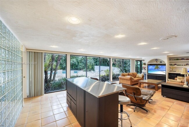 Building Photo - 278 S Island Rd