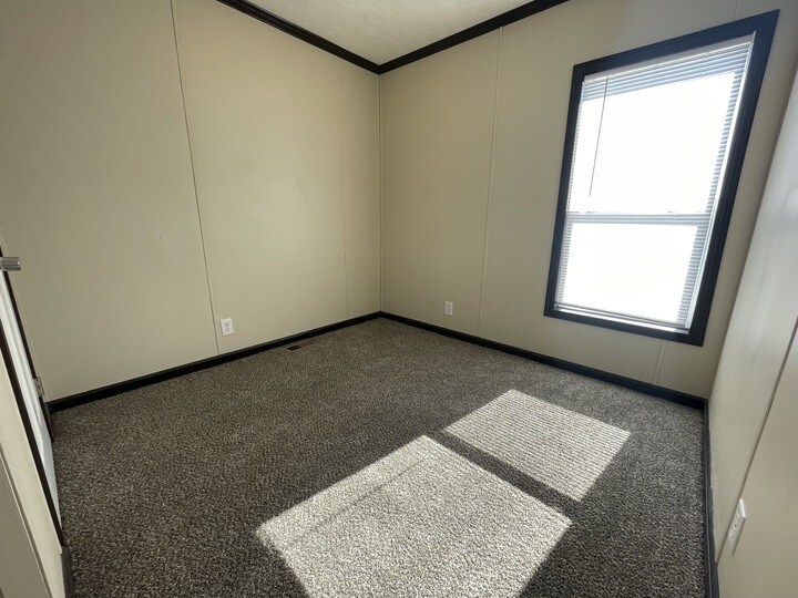 Building Photo - 15861 Marentette Dr