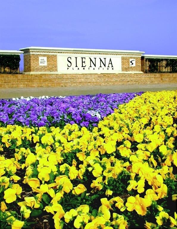 Building Photo - 10739 Blossom River Dr