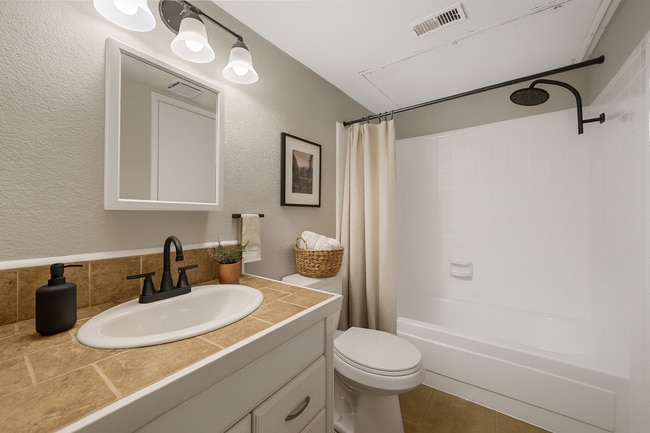 Building Photo - BEAUTIFUL 3 Bedroom, 1 Bathroom in Allen, Texas!