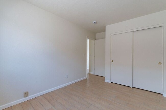 Building Photo - 9746 E Sascha St