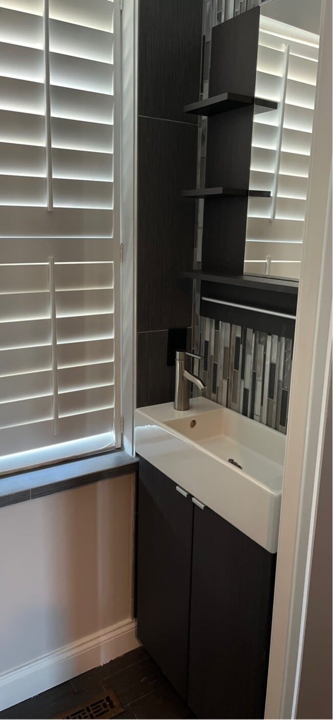 Building Photo - 208 Bonnie Brae Dr