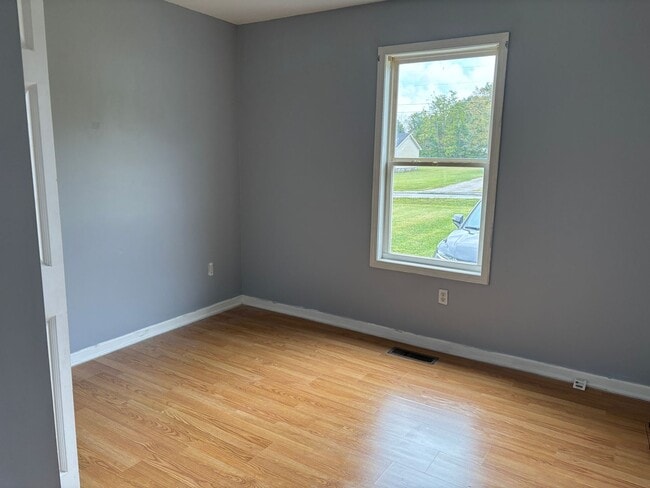 Building Photo - 2 Bedroom Duplex
