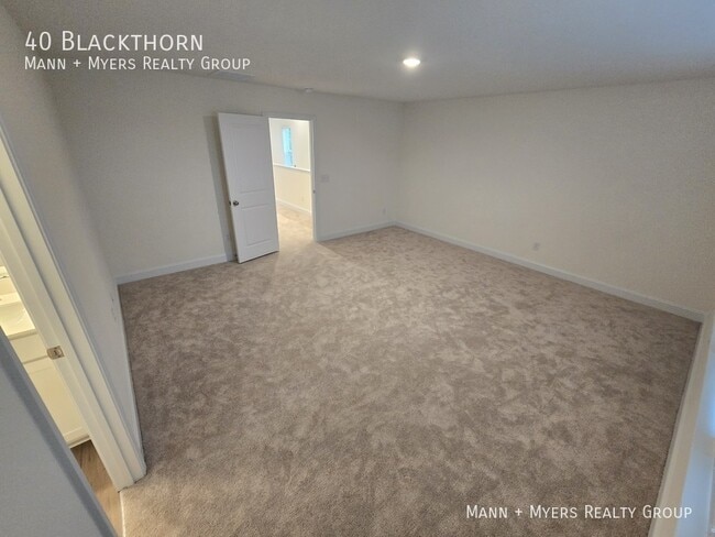 Building Photo - 40 Blackthorn-