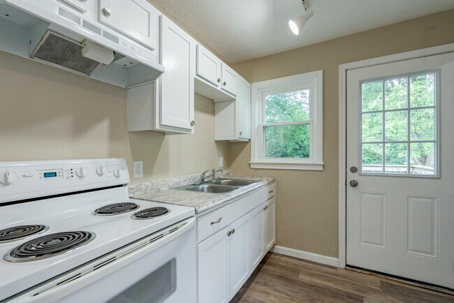 Building Photo - 509 Diecks Dr