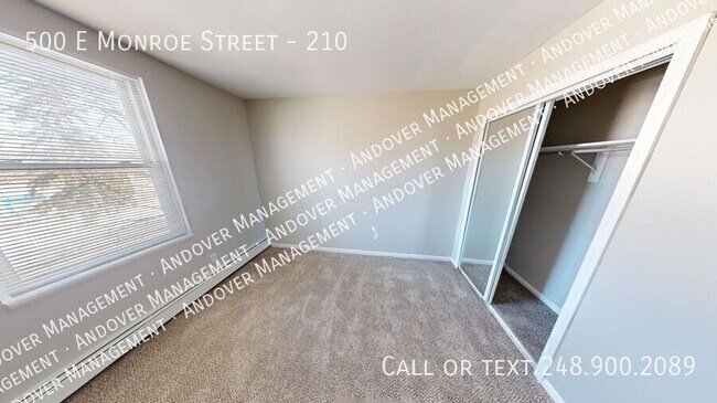 Building Photo - 500 E Monroe St