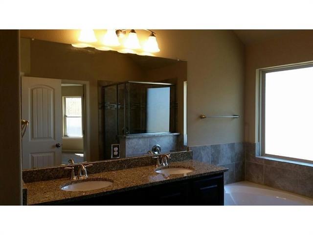 Building Photo - 928 Water Garden Cir
