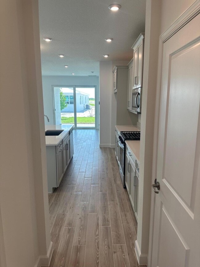 Building Photo - 12167 SW Viridian Blvd