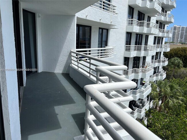 Building Photo - 3300 NE 192 St