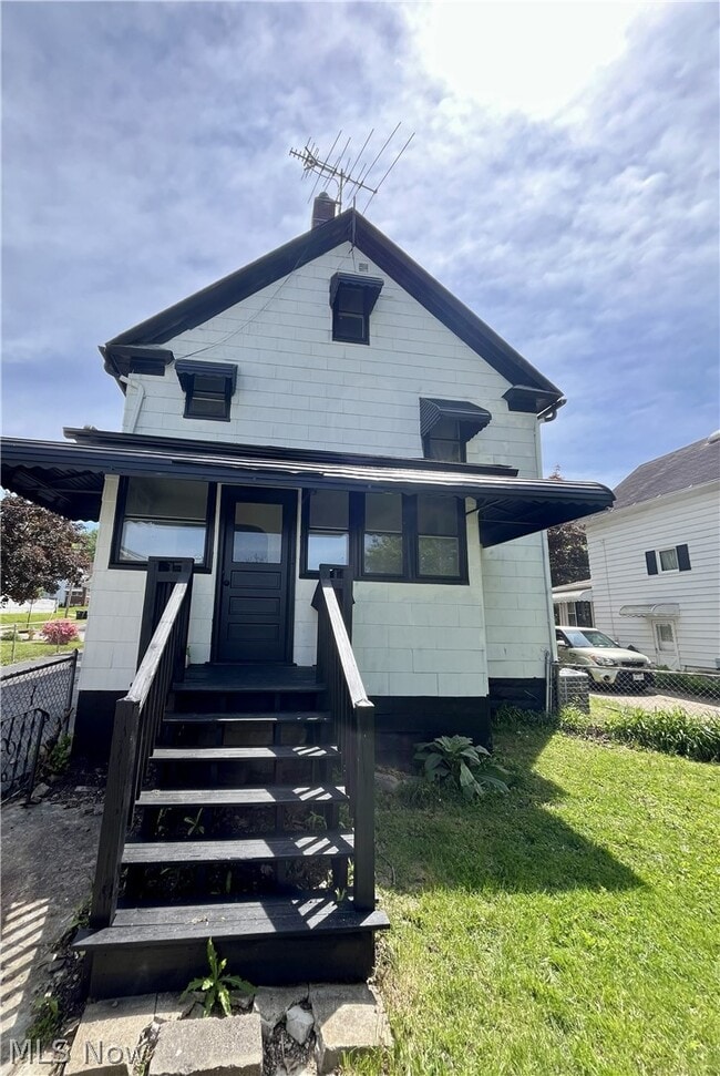 Building Photo - 2110 12th St SW