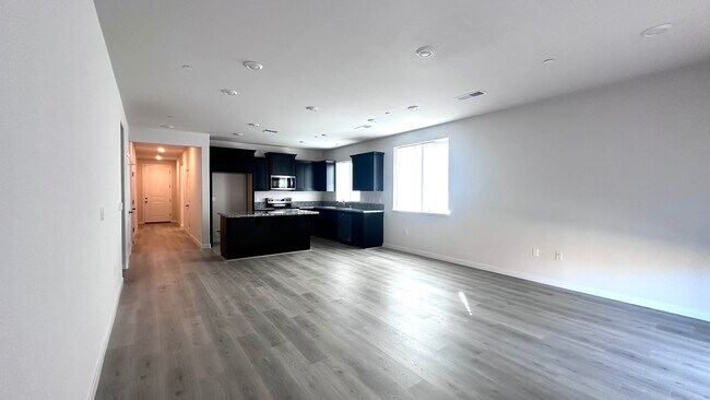Building Photo - 8024 Pasadena Dr