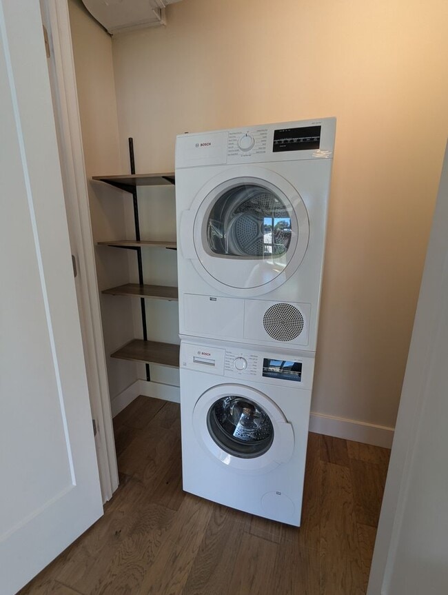 Building Photo - 2 Bedroom 2 Bathroom Condo at the Lawrence...