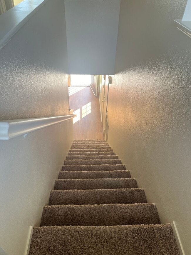 Building Photo - 3 bedroom 2 bath Home in Merced