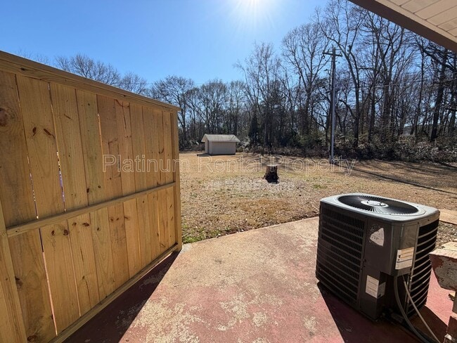 Building Photo - 1492 Waverly Way