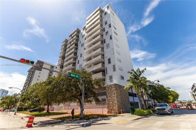 Building Photo - 1331 Lincoln Rd