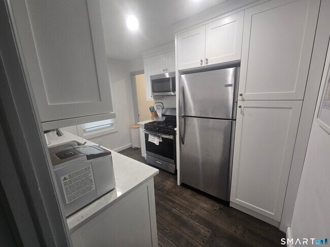 Building Photo - 275 Burnsford Ave