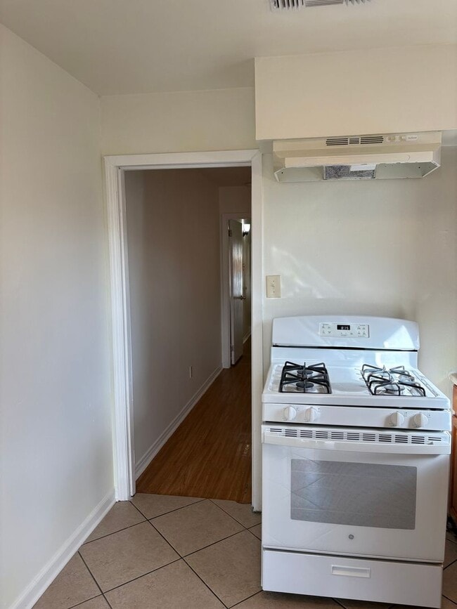 Building Photo - 412 S Murat St