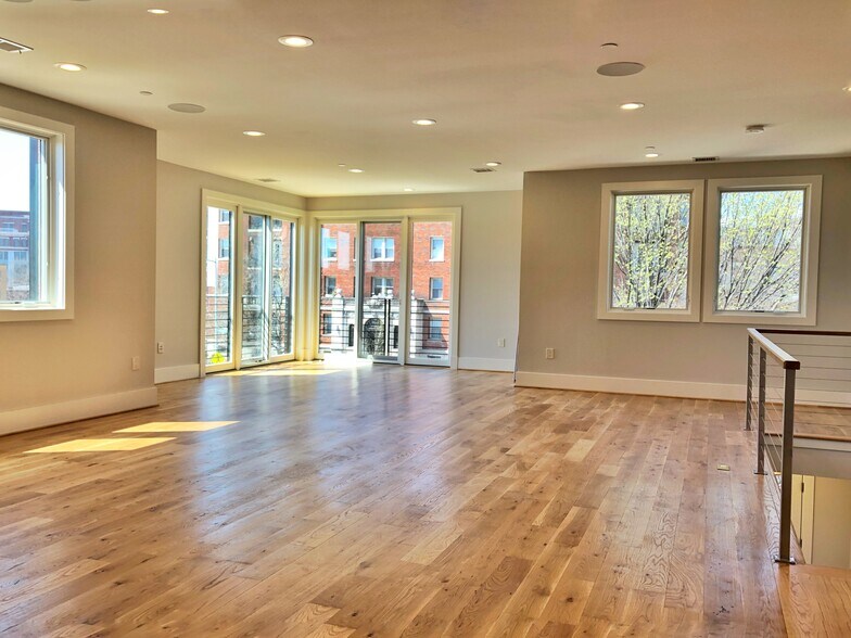 Building Photo - 3801 New Hampshire Ave NW