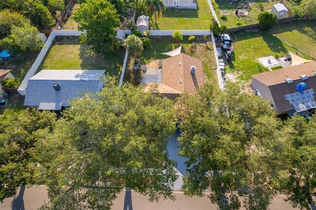 Building Photo - 125 Cranfield Ct