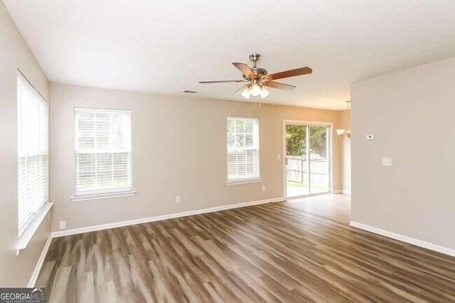 Building Photo - 127 Silver Fox Trail