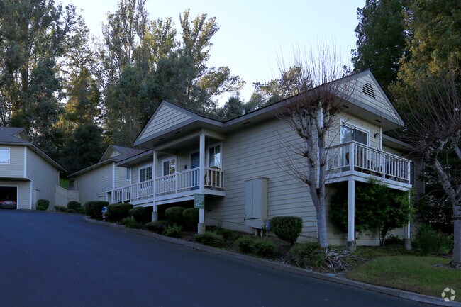 Building Photo - Redwood Grove Apartments