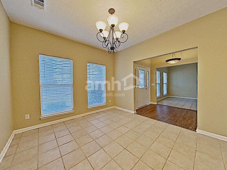 Building Photo - 226 Vintage Cir