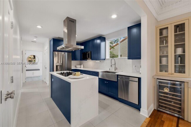 Building Photo - 320 NE 88th St