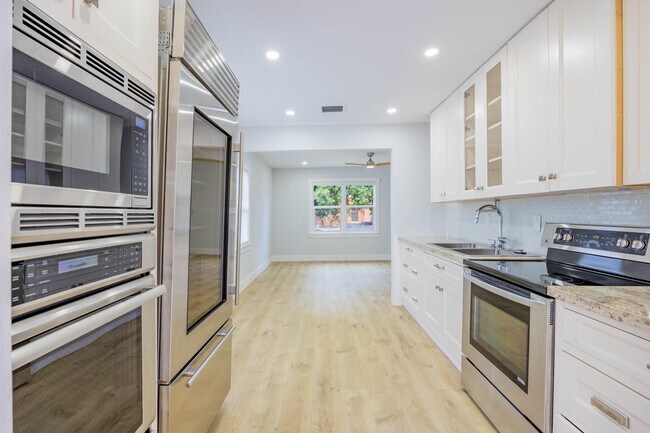 Building Photo - 730 Winters St