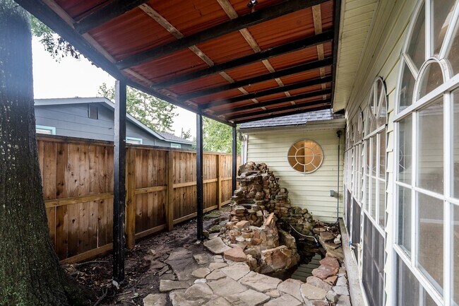 Building Photo - 200 Fannin St