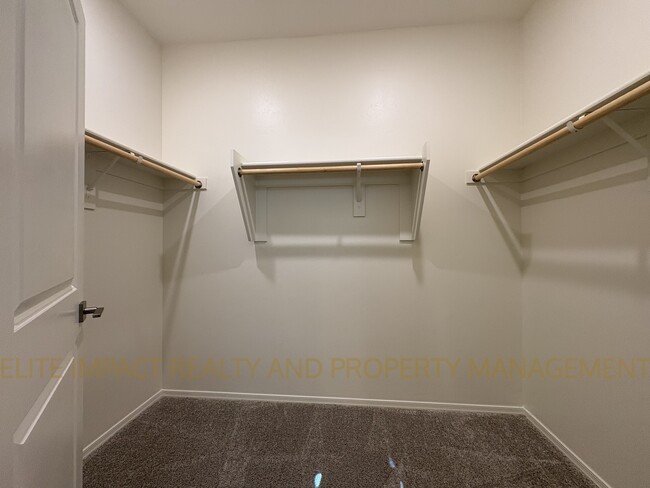 Building Photo - 7046 E Calle Arco Iris