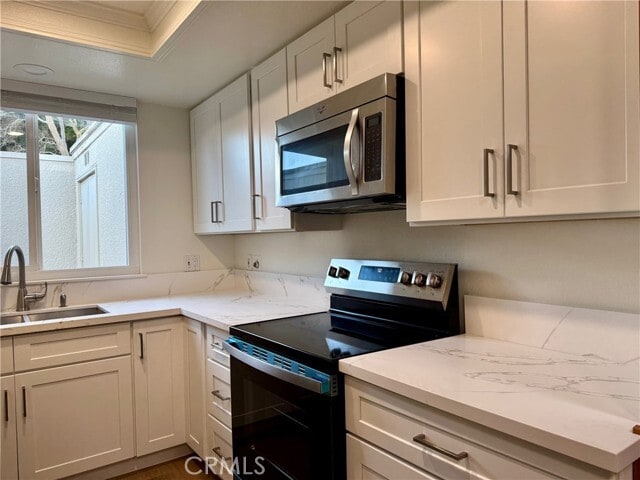 Building Photo - 589 Avenida Majorca