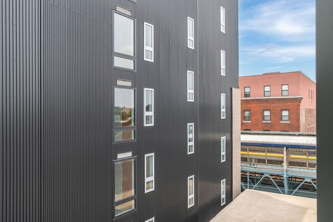 Building Photo - Signal House