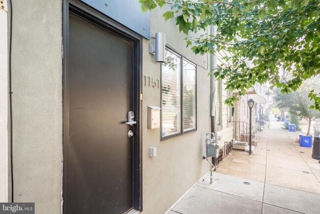 Primary Photo - 1151 N Hancock St