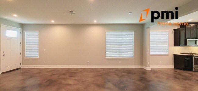 Building Photo - Charming & Spacious Home in one of Clermont’s most desirable neighborhoods.