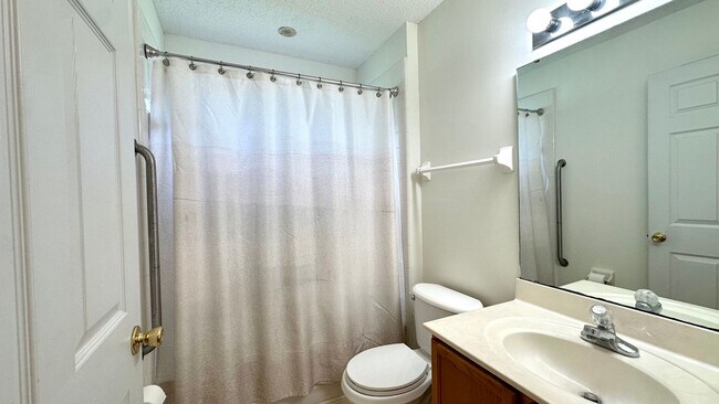 Building Photo - 3 bed/2 bath home, conveniently located in quiet Meadowfield Bluff