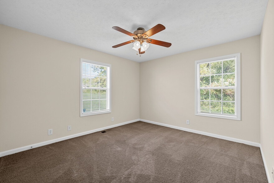 Building Photo - 105 Solid Rock Ct