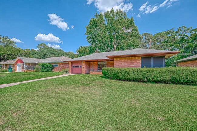 Building Photo - 3018 Attridge Rd