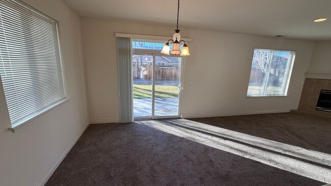 Building Photo - 3 bedroom, 2 bathroom house in Gardnerville