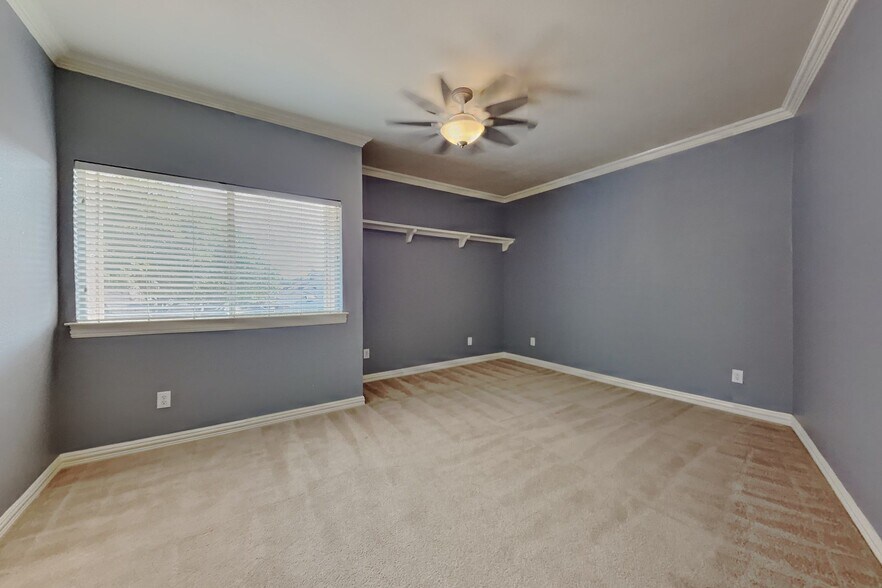 Building Photo - 4020 Oakmeadow Dr