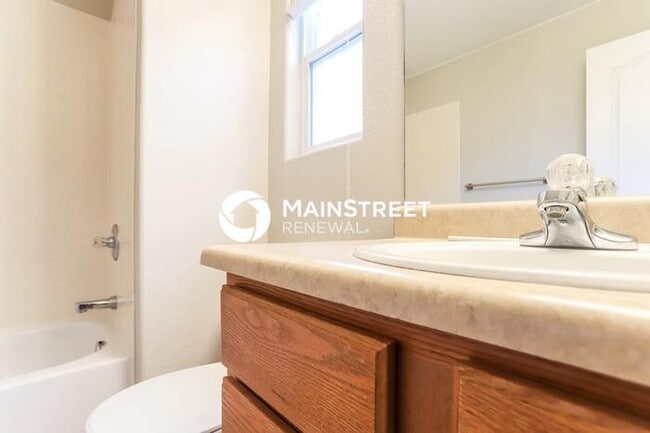 Building Photo - 4 Bedroom Pet-Friendly Home in COLORADO SP...