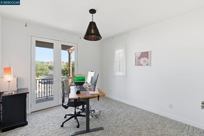 Building Photo - 1041 S Wedgewood Rd