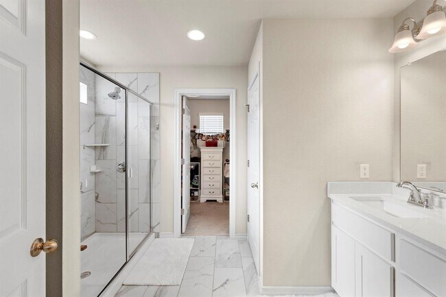 Building Photo - 11910 Clayton Creek Ave