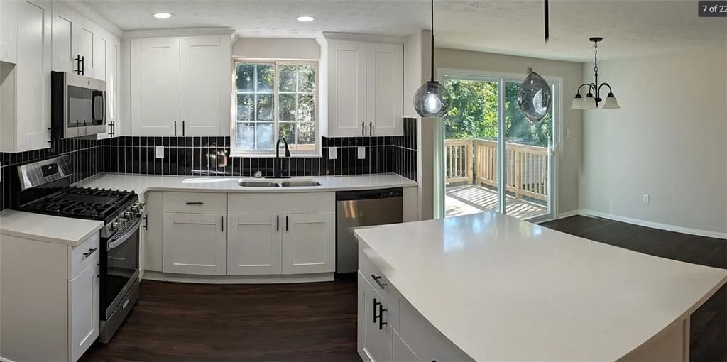 Building Photo - 3414 Dearwood Dr SW