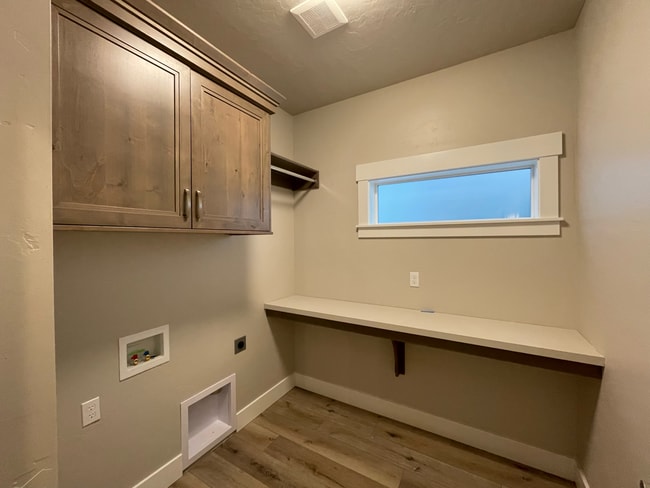 Building Photo - 2171 E Hidcote St