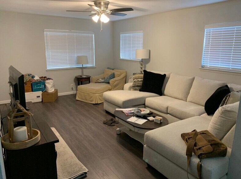 Building Photo - 7645 Orland Park
