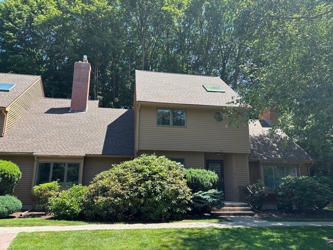 Building Photo - 22 Grove Pl