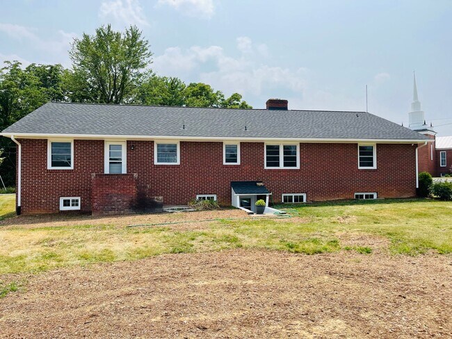Building Photo - Home for Rent in Dayton