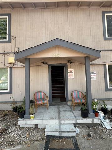 Building Photo - 2232 Riverview Dr