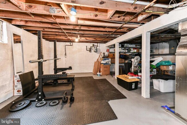 Building Photo - 904 Park Ave